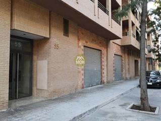 Local Comercial a Zona Campus Universitario. Amplio local comercial en burjassot