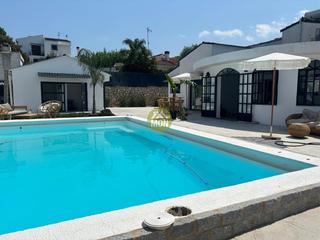 Chalet in Carlet. Chalet exclusivo con piscina