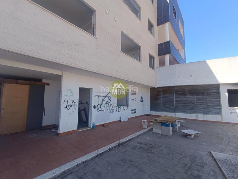 Foto e1e71cef-8fa7-448f-9dcf-3b154bdd5ebe. Edificio obra parada en Carcaixent