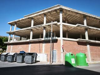 Edificio en Monserrat. Obra parada en montserrat