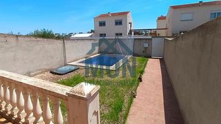 Reihenhaus en Boverals-Saldonar. Conjunto de tres chalets en vinaroz