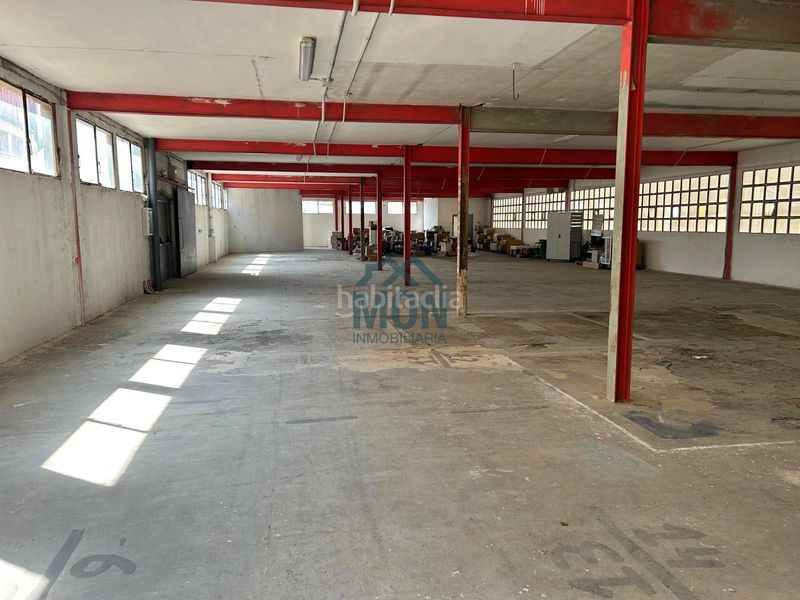 Foto f19a3a32-b942-443d-80e6-183e3db7d16b. Lloguer nau industrial a Fuente del Jarro Paterna