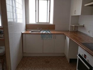 Etagenwohnung en Monserrat. Vivienda para reformar en montserrat