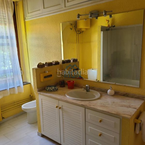Foto f1ee0f33-56df-44ba-b3df-eb45b7b0fe8b. Casa amb calefacció aparcament a Rocafort
