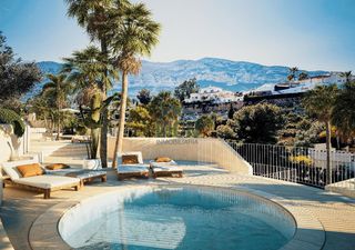 Doppelhaus  Rosa. Pareado en la ladera del montg�
