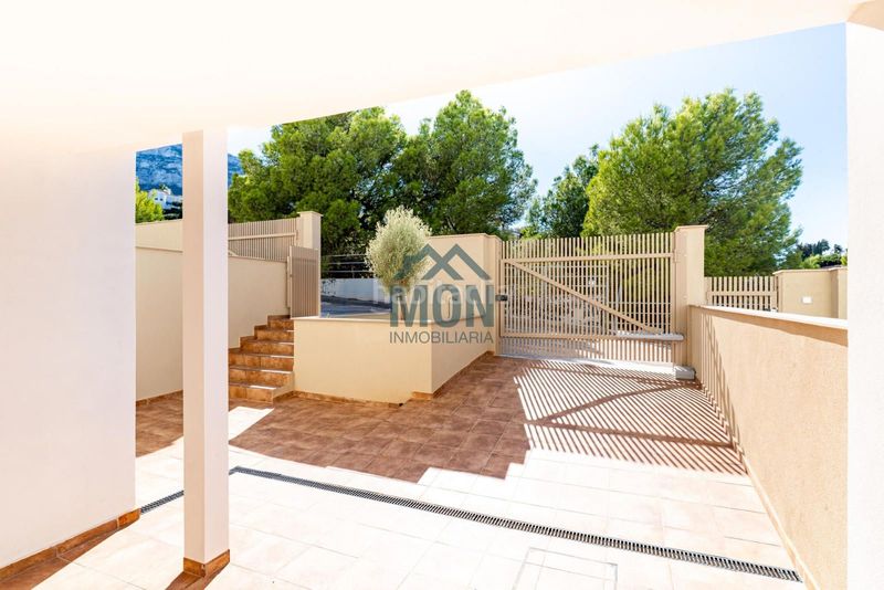 Foto 10d2ca97-4ca2-476b-a5b1-2a6393fdcea2. Casa adossada amb calefacció aparcament piscina a Dénia