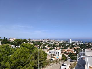 Casa a schiera in Carrer de la rosa 1. Adosado de obra nueva con vistas al mar