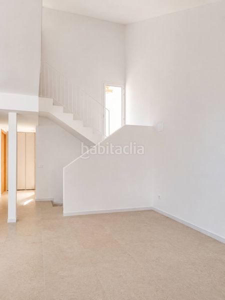 Foto c683b92b-aef0-4b68-ba1a-96843600a3b4. Casa adosada 177m<sup>2</sup> en carrer de la rosa 47 adosado con jardín abancalado en Dénia