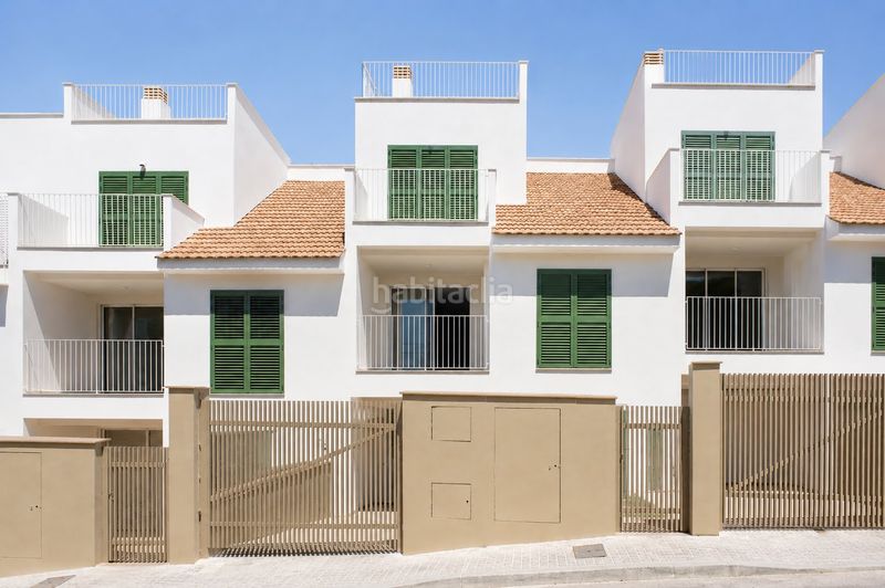 Foto 0dbedf21-71a9-4b75-8d99-1fc00f0b9f70. Casa adosada 177m<sup>2</sup> en carrer de la rosa 47 adosado con jardín abancalado en Dénia