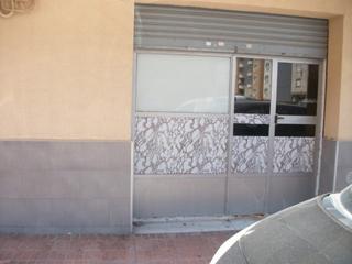 Lloguer Local Comercial a Monòver. Local comercial