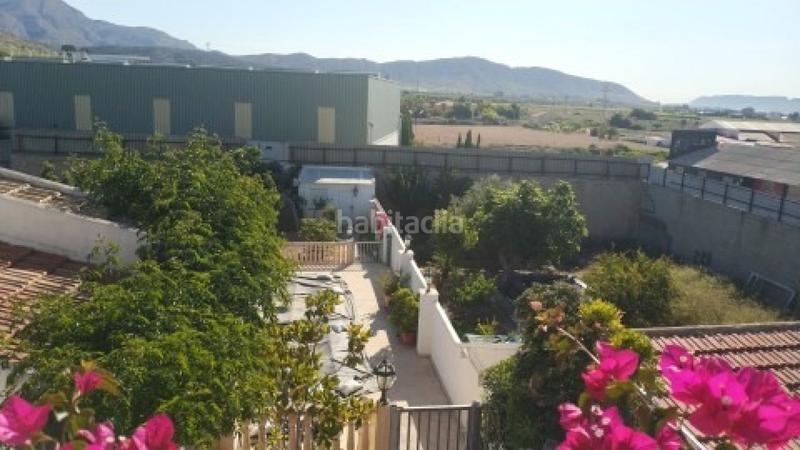 Foto ada28b3c-eb15-489f-8296-ea67984ae930. Casa adossada amb calefacció piscina a Novelda