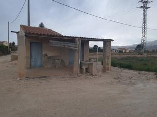 Finca rústica a Novelda. Parcela de terreno en el campet