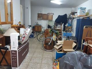 Business premise in Novelda. Local comercial se puede convertir en vivienda