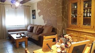 Casa adossada a Monòver. Magnifico bungalow