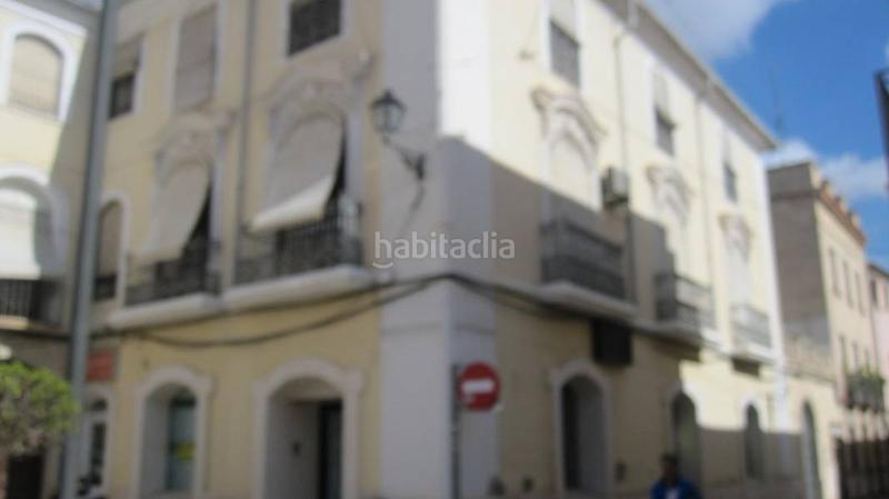 Foto 5966f18c-1207-4ff4-84d0-a450f32eea92. Edificio  centrico en Monòver