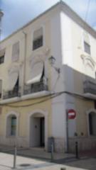 Edifici a Monòver. Edificio centrico