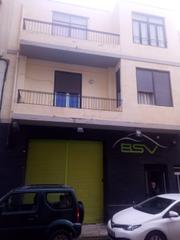 Edifici a Fraternidad. Local  y dos viviendas
