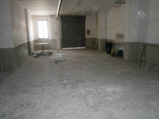 Miete Geschäftsraum in Monòver. Local comercial en excelente ubicación