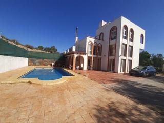 Xalet en Monforte del Cid. Magnifico chalet