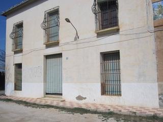 Mas à Pinoso. Caserón con bodega antigua y tierras