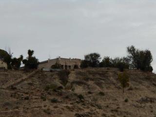 Terreny residencial a Sax. Terreno con edificacion