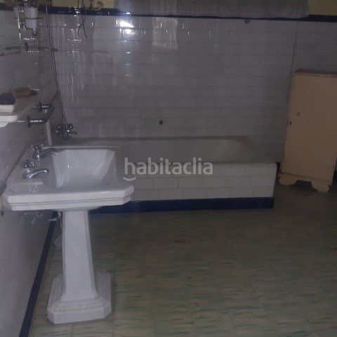 Foto 3eafab80-ee01-4cf9-a1ba-b95966d8d62f. Casa adossada amb aparcament a Novelda
