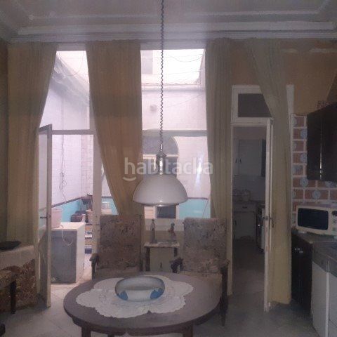 Foto 8b9dc5eb-b9d8-4b69-afa8-c6d77da4b7fe. Casa adossada amb aparcament a Novelda
