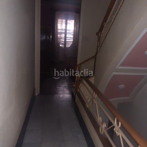 Foto b8b674db-5f1f-46bb-ba2e-850c2f523fde. Casa adossada amb aparcament a Novelda