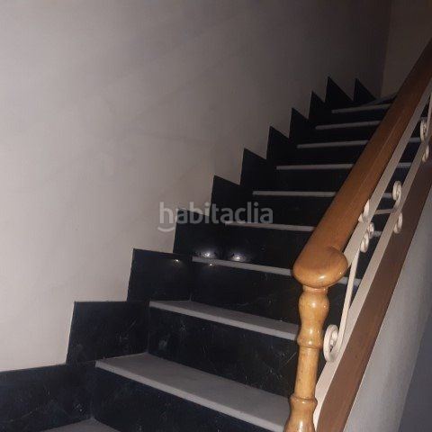Foto eb4d34fc-3f13-4d89-9413-8dd69e3200ea. Casa adossada amb aparcament a Novelda