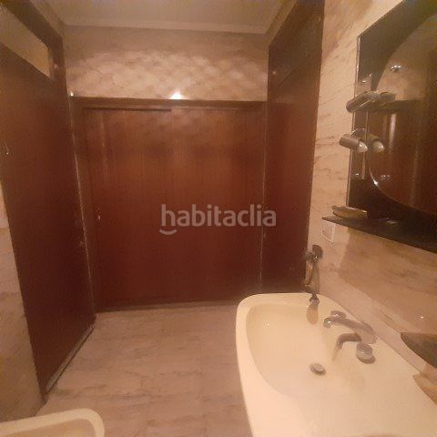 Foto f1d23788-0279-47eb-baf7-bfe41aaca587. Casa adossada amb aparcament a Novelda
