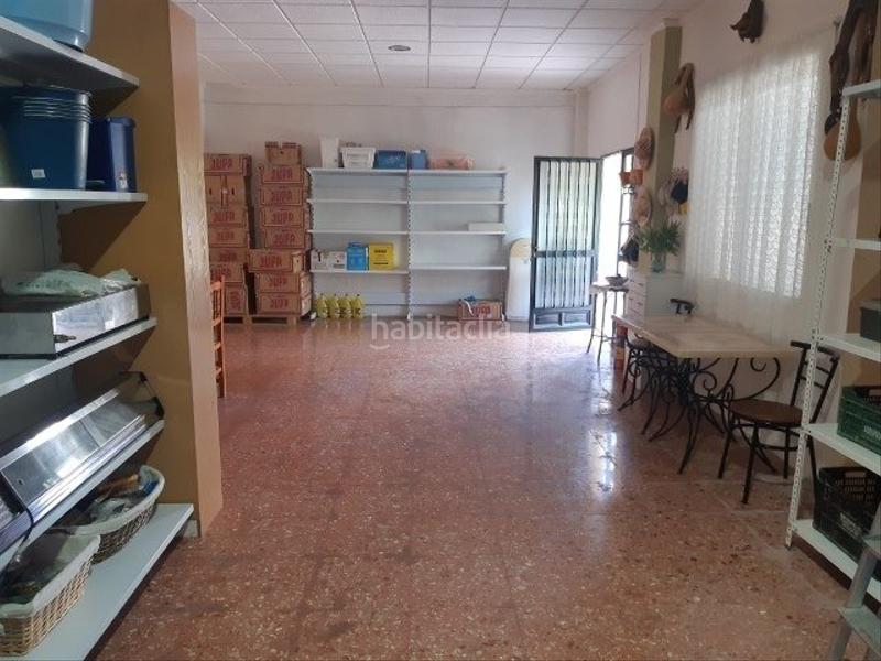 Foto d09866f6-ee2e-42fc-b358-e4519bbca921. Maison avec parking dans Monòver
