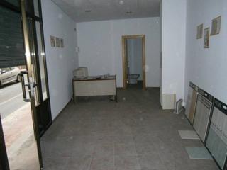 Lloguer Local Comercial a Monòver. Local comercial