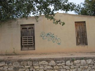 Local commercial à Pinoso. Casa con terreno