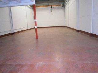 Rent Industrial building in Novelda. Nave industrial con luz