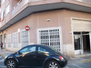 Lloguer Local Comercial a Plaza de Toros-Avenida Chapí-Trinquete. Local comercial