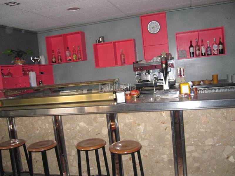 Foto f808b426-a281-46c7-a32c-0b4c126c4782. Lloguer local comercial a Monòver