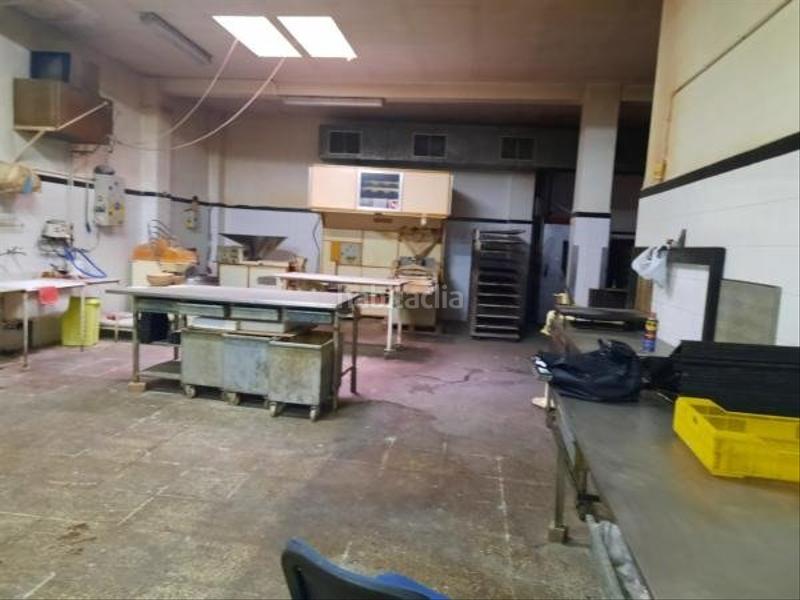Foto ee2f6c2b-d18b-47f7-b6e3-402568561c4c. Local comercial  panaderia en El Mercado - Plaza de Toros Villena