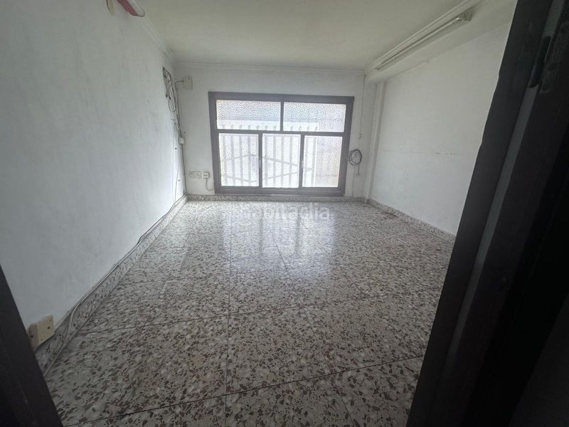 Foto f0ee19a3-b51d-46d2-ab78-ea613f493d98. Local comercial a Monòver