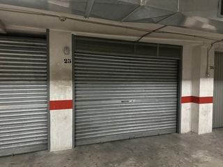 Aparcament cotxe en Novelda. Plaza de garaje cerrada