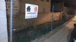 Terreny residencial a Monòver. Casa centrica