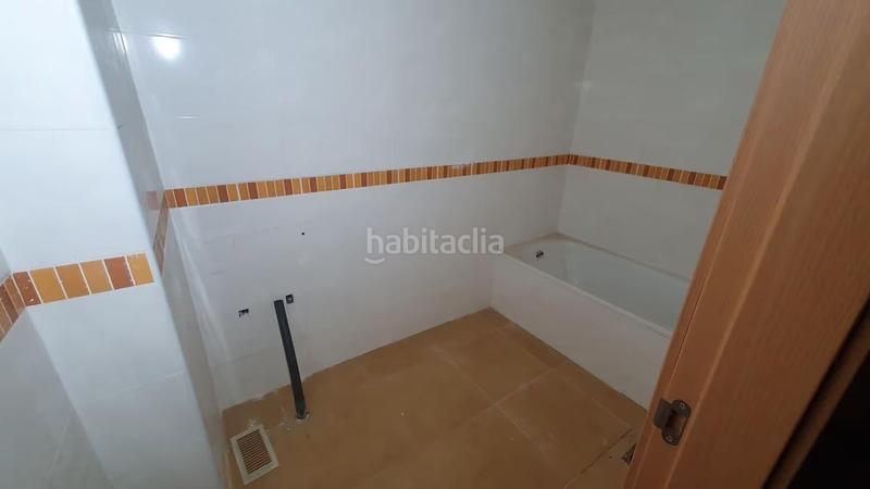 Foto cdd2df6a-f929-49e6-80f6-6821c120c94a. Edifici a Plaza Castelar - Mercado Central Elda