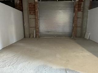 Rent Business premise in Monòver. Local almacen