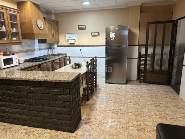 Foto c5586dd2-f621-4135-92a3-f6355e2ad562. Casa adossada amb aparcament a Monforte del Cid