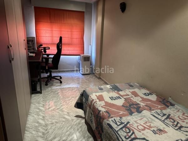Foto e8dc9b61-c1c9-42cb-be77-af2497e7cffe. Casa adossada amb aparcament a Monforte del Cid