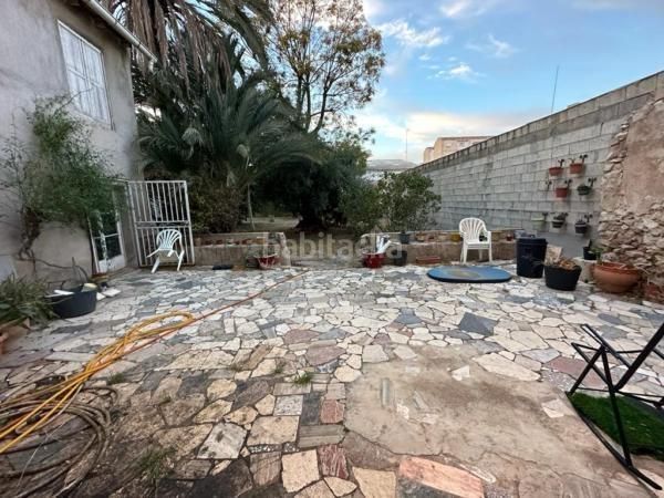 Foto b30e2b15-633a-4989-a169-214c946382b1. Casa adossada a Novelda