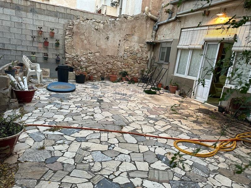 Foto c634e426-24d1-408c-9aeb-97f99439b87a. Casa adossada a Novelda