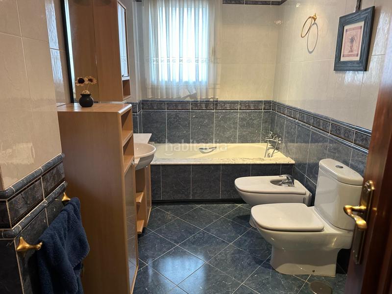 Foto 6046b719-f70f-481d-adbd-a8cc767670f9. Chalet con riscaldamento parcheggio piscina in Campo Alto-Club de Campo Elda