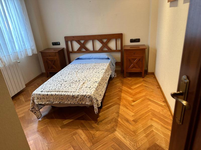 Foto 65efc967-0d70-4b9a-9cf7-cdb5d19de4fc. Chalet con riscaldamento parcheggio piscina in Campo Alto-Club de Campo Elda