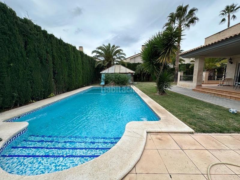 Foto b1a4b978-8da8-42bc-bc7d-2ae354f5f4e6. Chalet con riscaldamento parcheggio piscina in Campo Alto-Club de Campo Elda