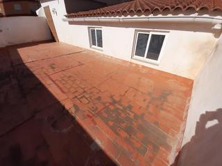 Casa adossada a Novelda. Edificio entero planta baja y 3 alturas